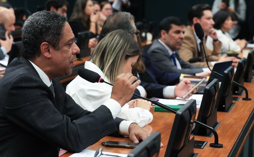 Projetos que limitam ação do STF avançam na Câmara dos Deputados