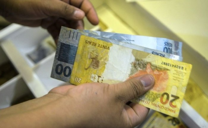Com pouco mais de um mês de funcionamento, o Crédito do Trabalhador já superou R$ 10,1 bi de empréstimos consignados Com pouco mais de um mês de funcionamento, o Crédito do Trabalhador já superou R$ 10,1 bi de empréstimos consignados