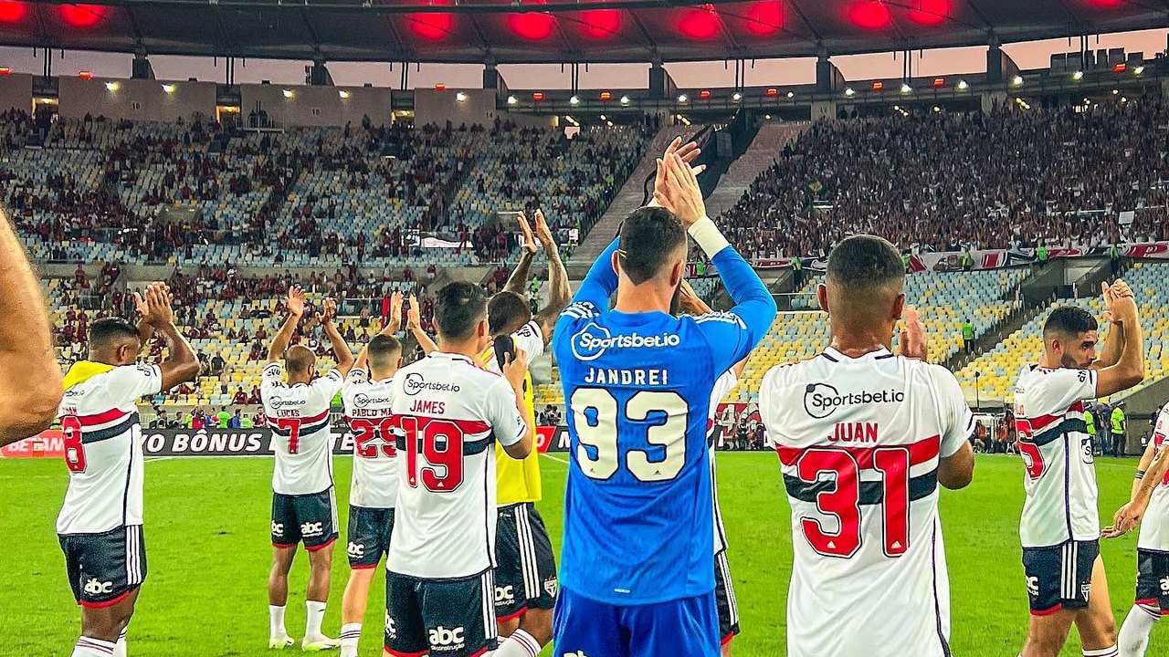 São Paulo vence o Flamengo no Maracanã e fica a um empate do inédito título da Copa do Brasil