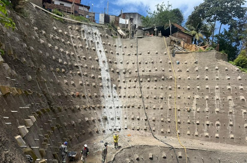 Contenção de encostas no São Jorge e Vale do Reginaldo estão próximas de serem concluídas