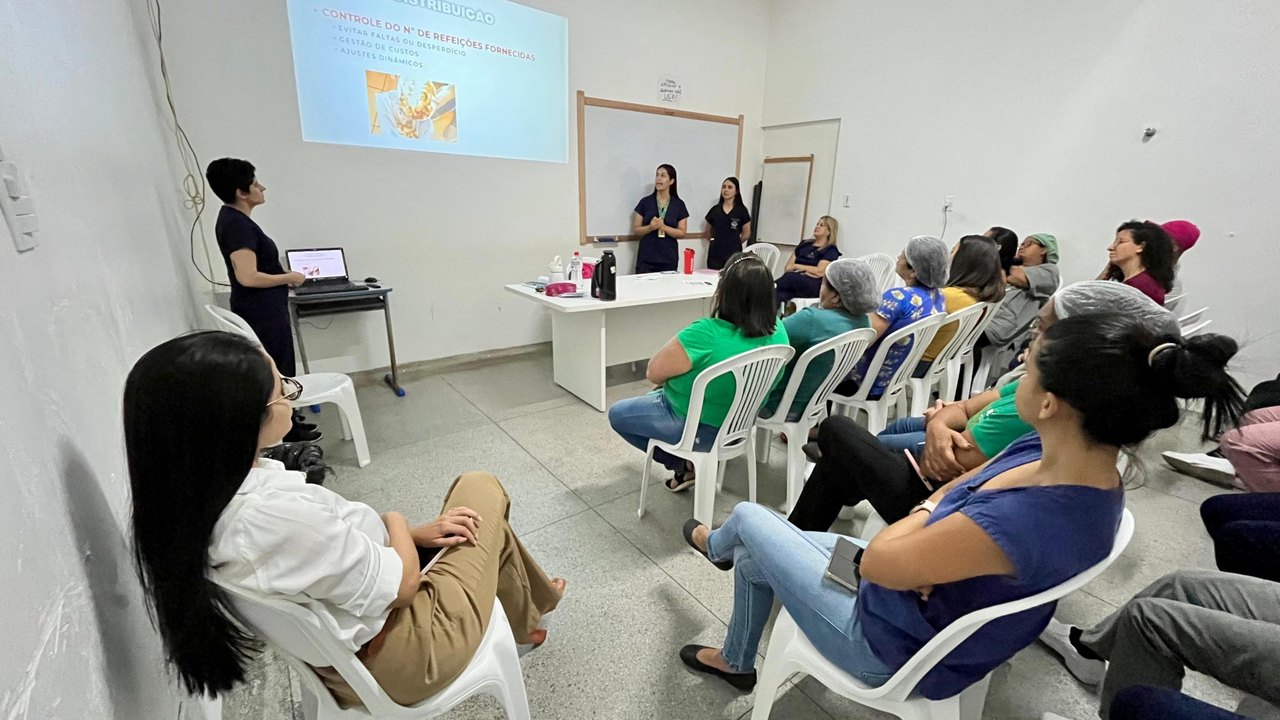 Hospital de Emergência do Agreste promove capacitação em segurança e qualidade alimentar