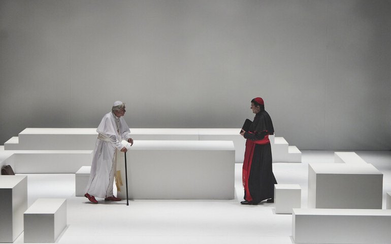 Peça sobre embate entre Bento XVI e Francisco retorna a SP