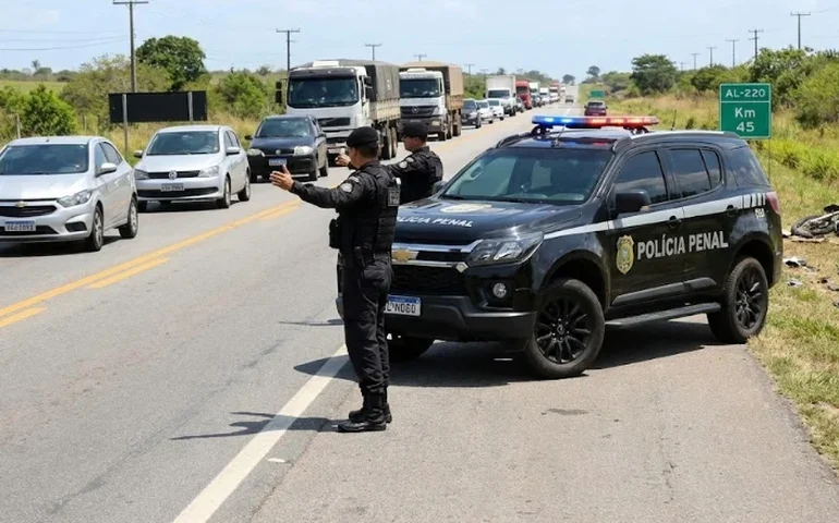 Imprudência e dor na AL-220: motociclista sem capacete sofre fratura em acidente na zona rural de Arapiraca