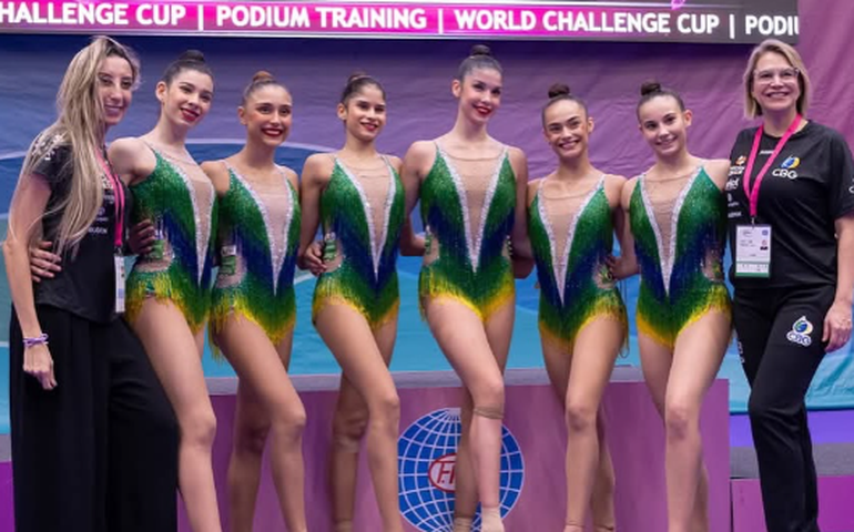 Brasil leva 1º pódio em Mundiais de ginástica rítmica com a prata na edição juvenil da Bulgária