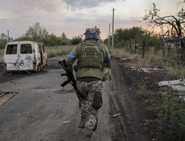 Ucranianos começam a se armar contra centros de recrutamento, diz moradora de Odessa à Sputnik
