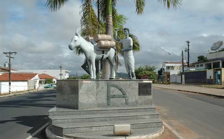 Governador destaca ações no Agreste nos 138 anos de Santana do Ipanema