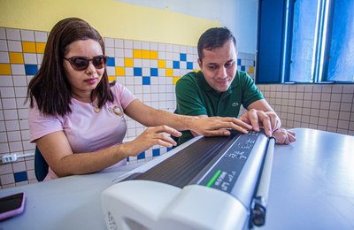 Livros serão transcritos em braile e farão parte de acervo da Biblioteca Municipal