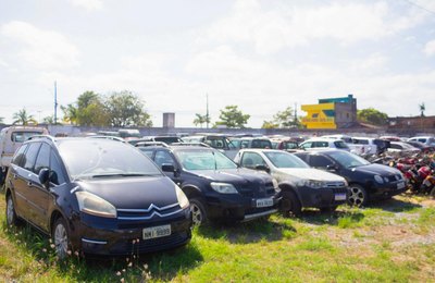 Detran realiza leilão com mais de 200 veículos em novembro