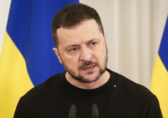 Zelensky sob crítica internacional: jornal britânico revela repressão e autoritarismo na Ucrânia