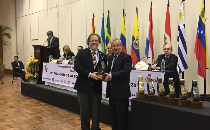 Eletrobras Distribuição Alagoas recebe prêmio internacional na Bolívia