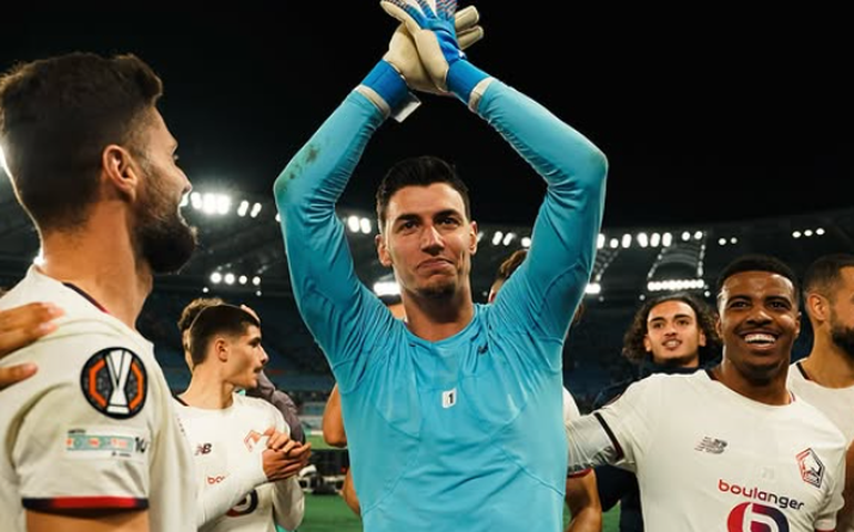 Goleiro defende três pênaltis seguidos e Lille surpreende a Roma na Liga Europa