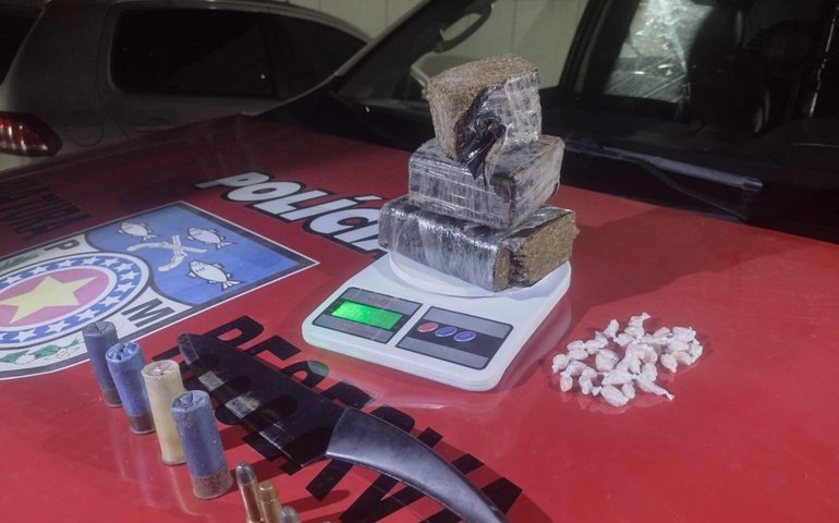 PM apreende drogas, munições e balança de precisão em ação no Bom Parto