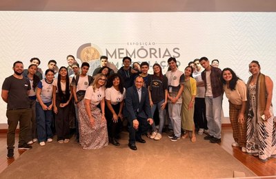 Alunos da rede municipal de Maceió conhecem moedas raras em visita ao CCM