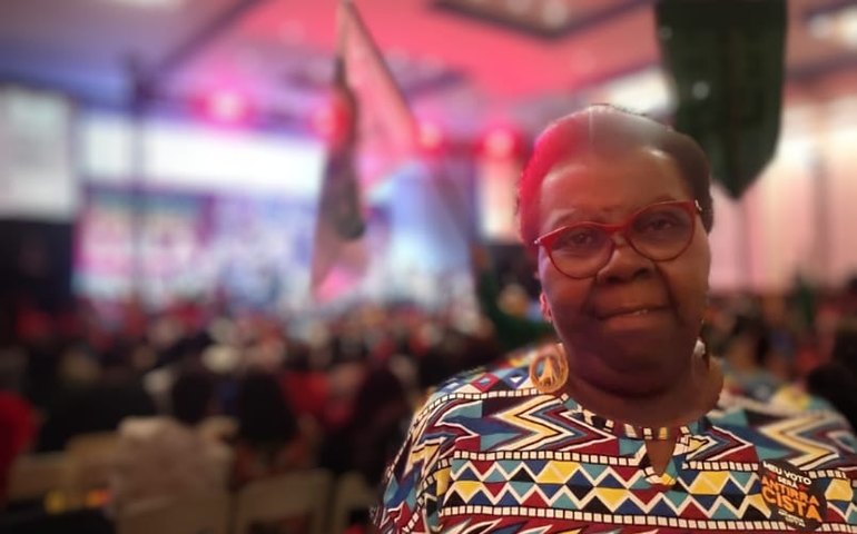 Sem dinheiro para carne, aposentada compra só ovos