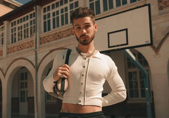 João Guilherme diz se “sentir mais forte” ao usar cropped