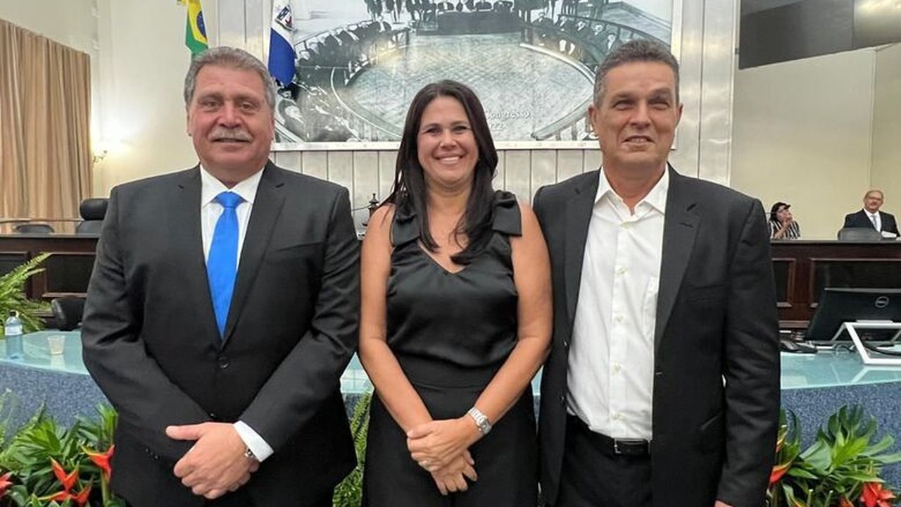 Prefeito de Branquinha prestigia posse do deputado estadual Remi Calheiros