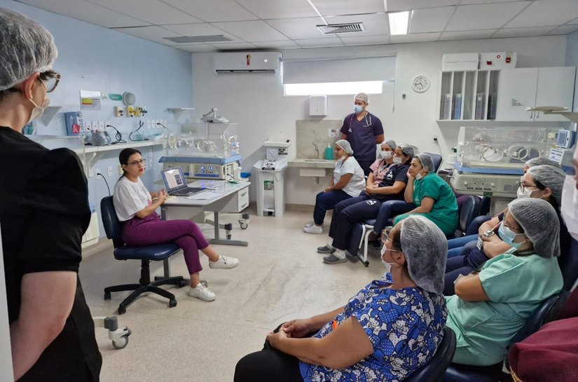 Outubro Azul e Rosa promove reflexão sobre perda gestacional e luto perinatal na Santa Mônica