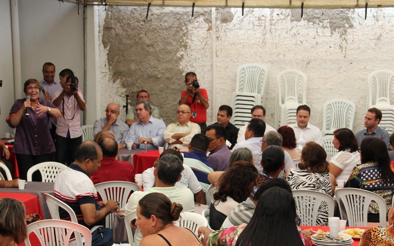 Arapiraca: Célia Rocha destaca força do movimento comunitário