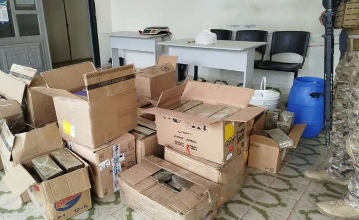 Polícia apreende cerca de 400 kg de drogas em residência