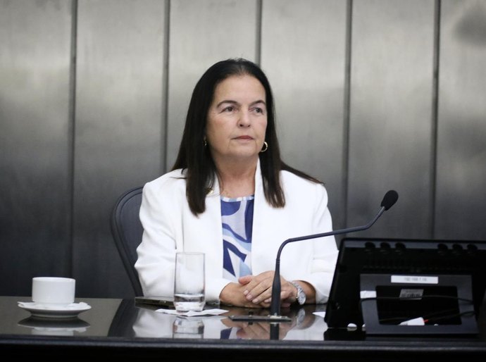 Deputada Fátima Canuto promove audiência para discutir políticas públicas para marisqueiras em Alagoas