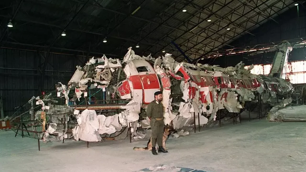 França coloca documentos à disposição da Itália sobre 'desastre de Ustica' BIGODE: Avião explodiu 'misteriosamente' no ar com 81 pessoas a bordo em 1980