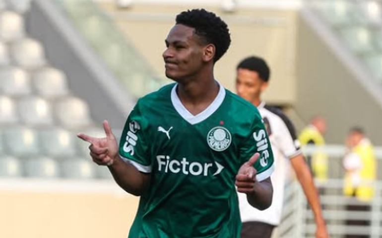 Quem é a joia de 15 anos do Palmeiras que encanta a Europa e pode ter multa de R$ 620 milhões