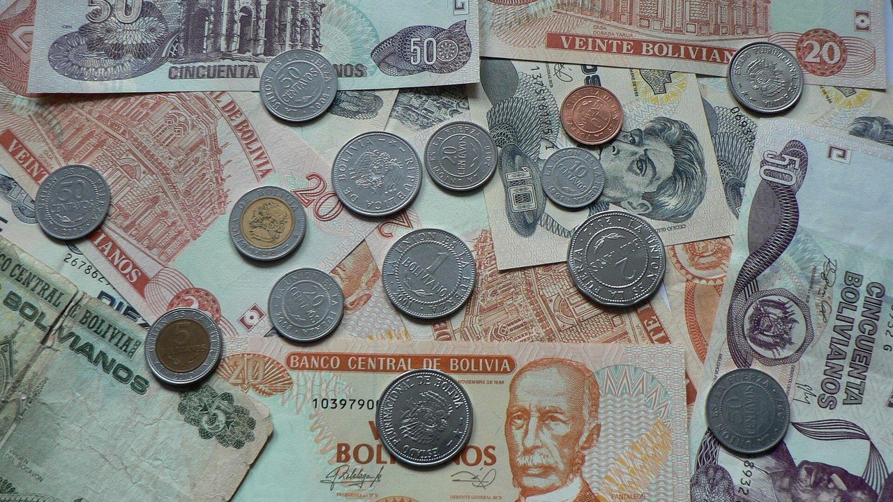 Bolívia abandona câmbio fixo e passa a adotar dólar com cotação de mercado