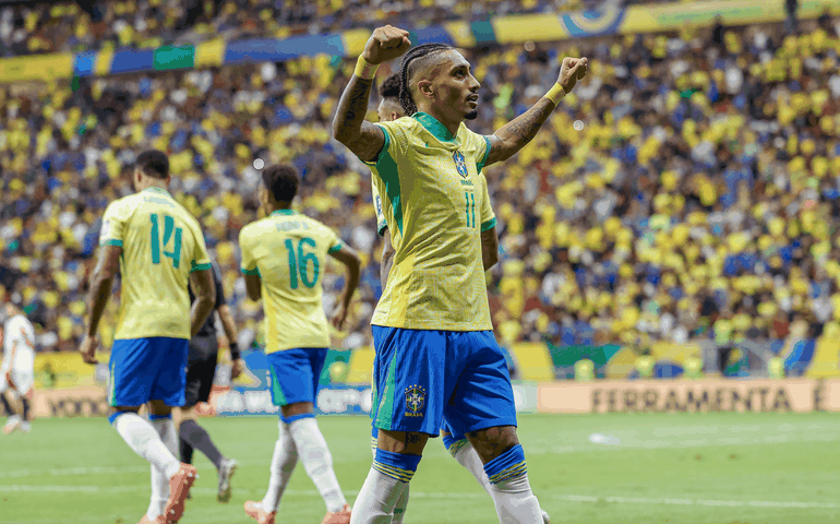 Com primeiro gol de Raphinha, Vini Jr salva o Brasil nos acréscimos e garante vitória sobre a Colômbia