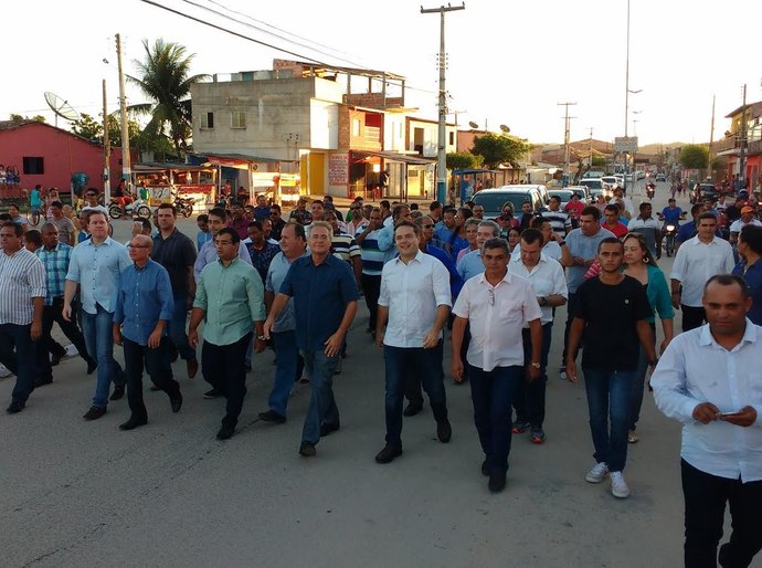 Matriz de Camaragibe recebe apoio político durante festa de seus 59 anos