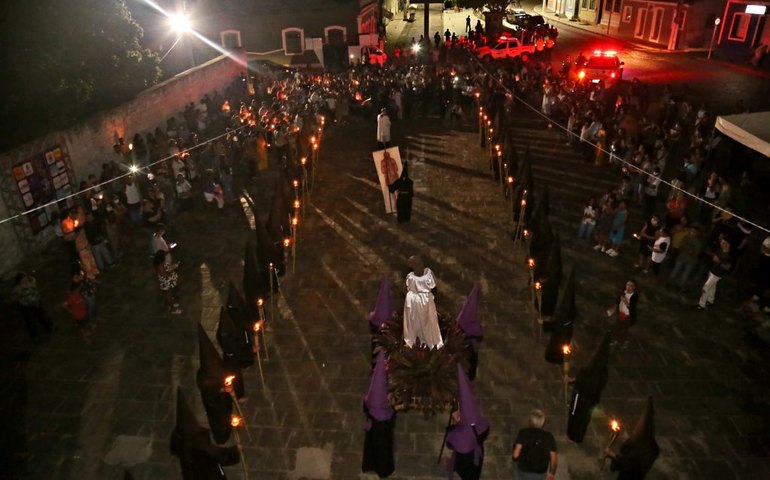 Celebração da Procissão do Fogaréu leva fiéis e demonstrações de fé as ruas de Marechal Deodoro