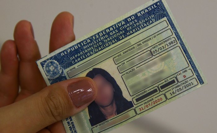 Condutores de veículos devem ficar atentos ao calendário