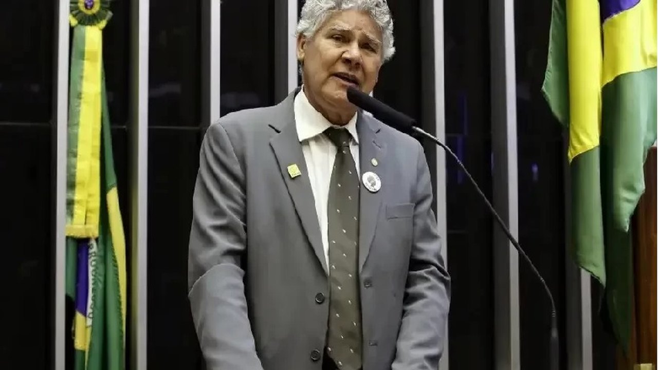Chico Alencar confirma candidatura à presidência da Câmara contra Lira