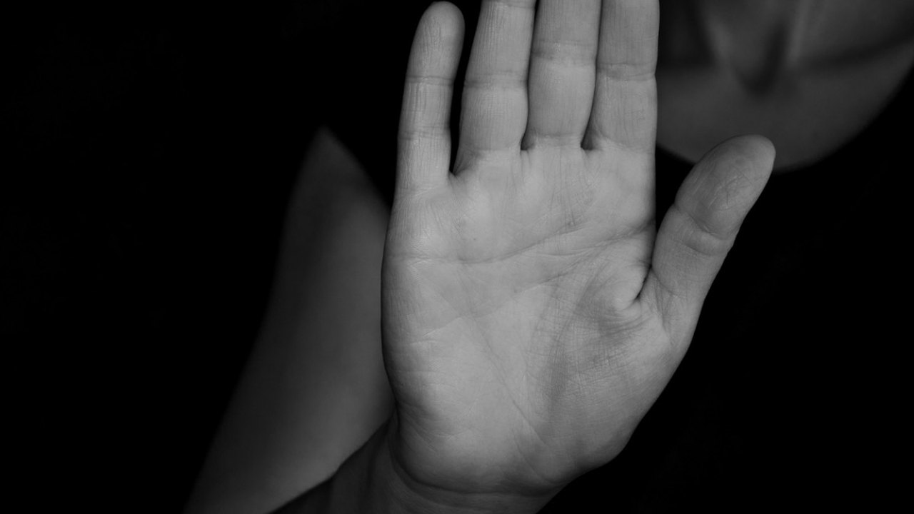 Dentista invade sede da OAB de Niterói parar ameaçar de morte ex-mulher advogada
