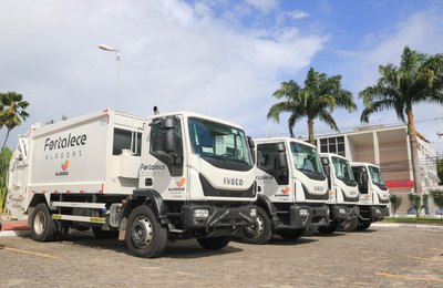 Prefeituras recebem caminhões compactadores do programa Fortalece Alagoas 