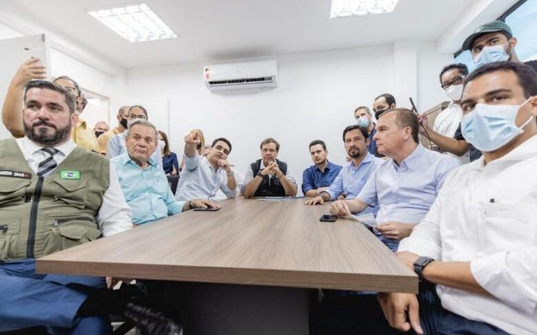 Prefeito JHC e ministro do Turismo visitam novo terminal de embarque do Porto de Maceió