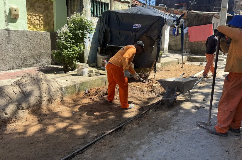 Brota na Grota executa mais de 3 mil metros de pavimentação no Conjunto Virgem dos Pobres
