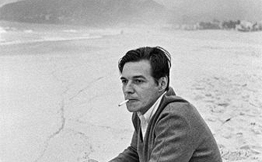 Tom Jobim ganha musical, álbuns e show nos 30 anos de sua morte