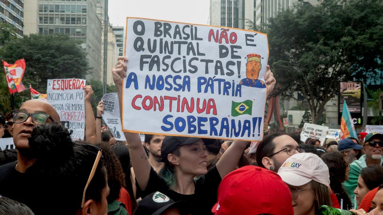 Marcha pela Democracia toma a Paulista: apoiadores de Lula ocupam avenida a 14 dias do 2º turno