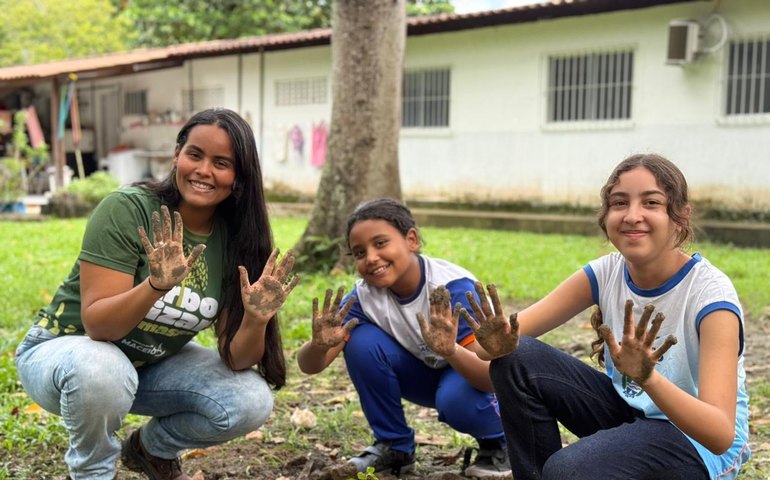 Projeto Arborizar é Massa leva educação ambiental e plantio para escola municipal