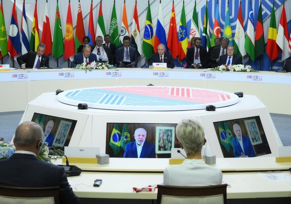 Nova compreensão da multipolaridade: analista opina o que é necessário discutir na cúpula do BRICS