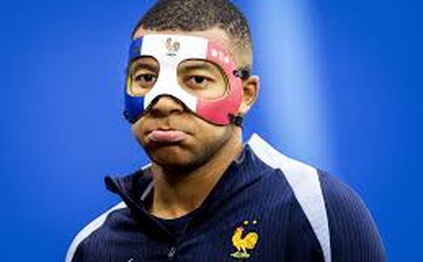 Tchouaméni diz que Mbappé está se acostumando com a máscara protetora do nariz