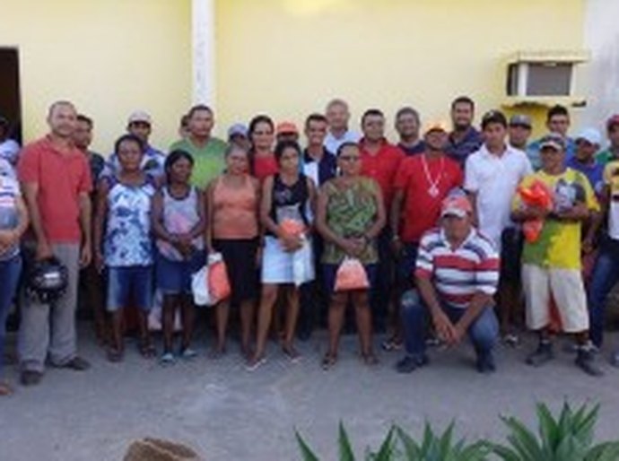 Secretaria de Penedo entrega kits de fardamento e equipamentos de proteção individual