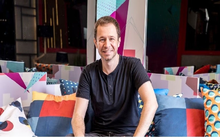 Público cobra posicionamento de Tiago Leifert sobre Gabriel no BBB