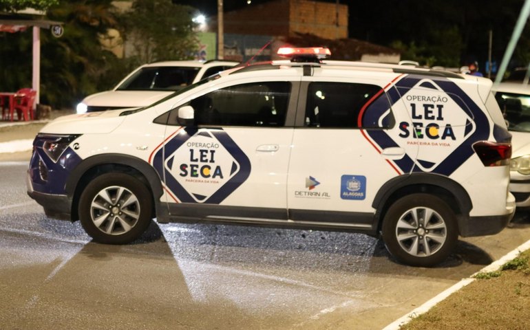 Lei Seca prende condutor por suspeita de adulteração de placas e chassi de carro