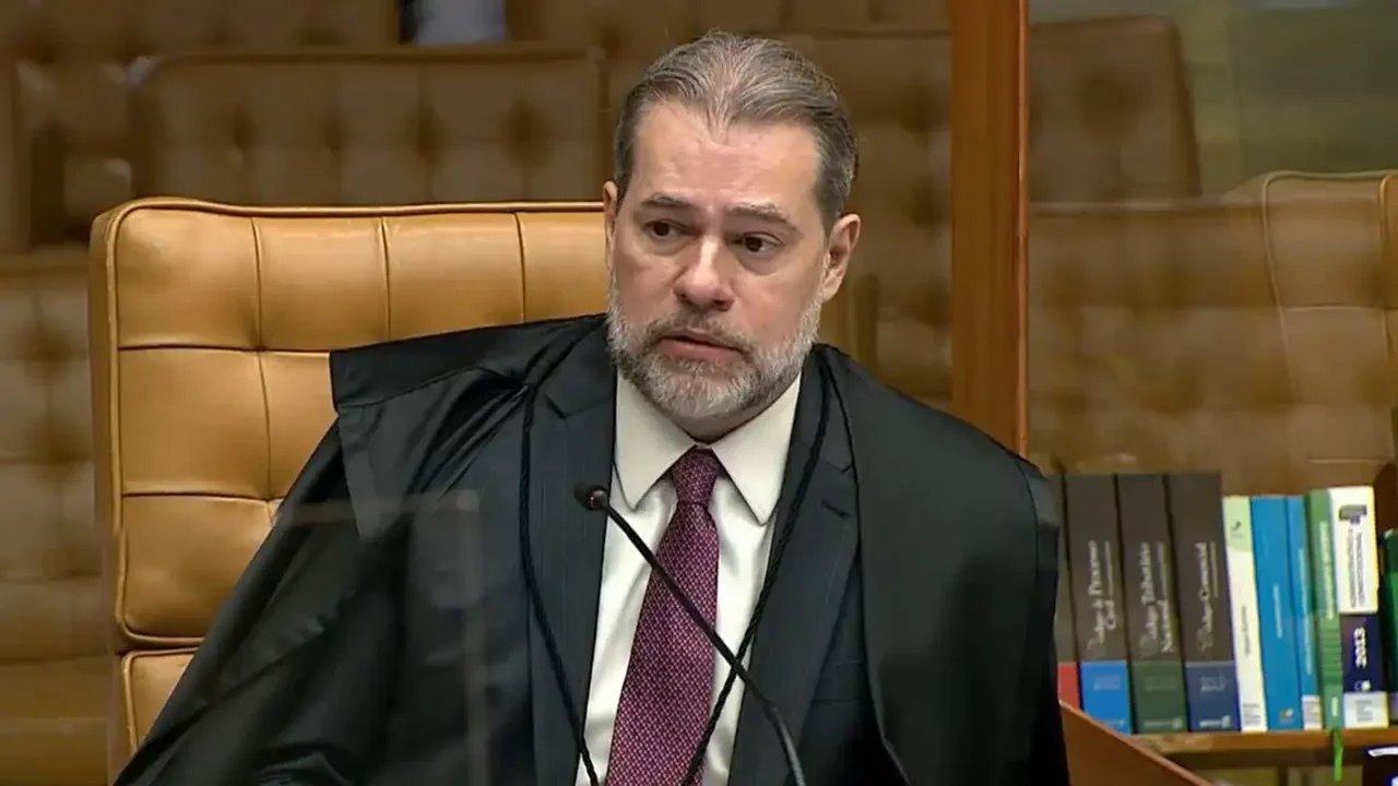 Toffoli muda voto e exclui Detrans de execução extrajudicial de veículos. Entenda