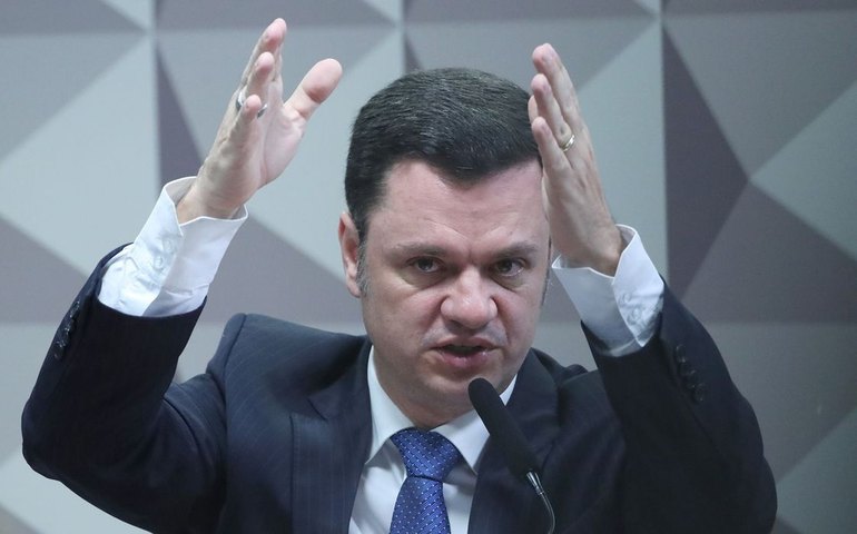 Torres antecipou férias mesmo alertado sobre o 8/1, mostram relatórios