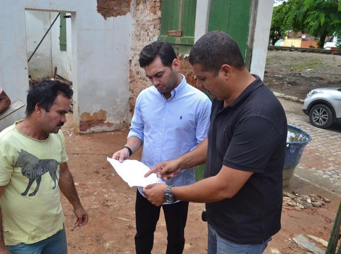 Prefeito acompanha início da obra de nova creche em São José da Laje