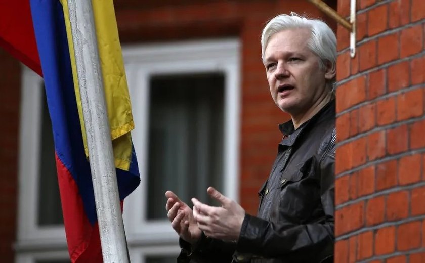 Assange concorda em se declarar culpado em troca de liberdade, encerrando impasse com os EUA