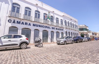Mesa diretora conclui negociação e compra prédio sede da Câmara de Maceió no bairro de Jaraguá