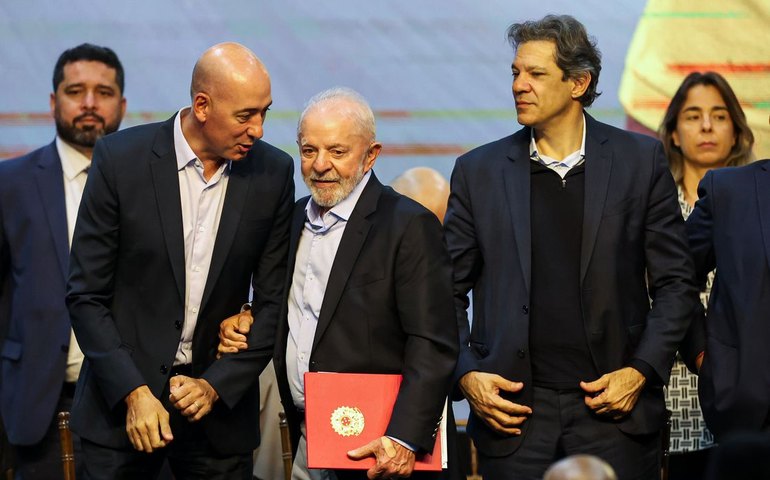 Haddad pede que eleitores se mobilizem por reforma do Imposto de Renda